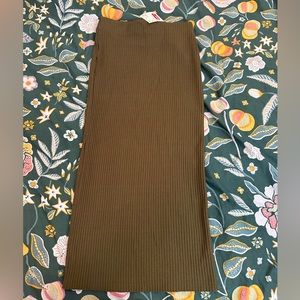 H&M olive green pencil skirt